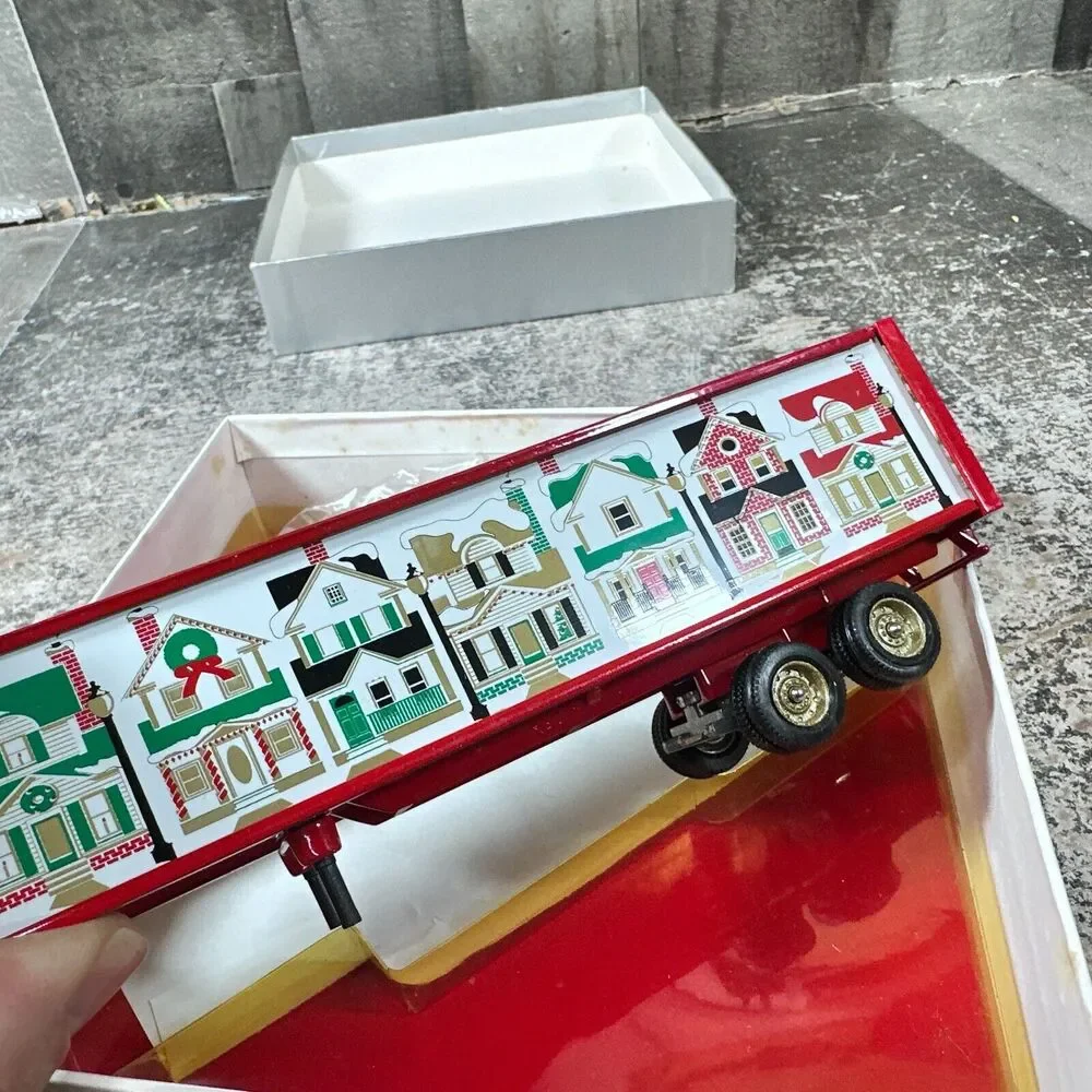 Christmas Happy Holidays '99 Winross Truck‎